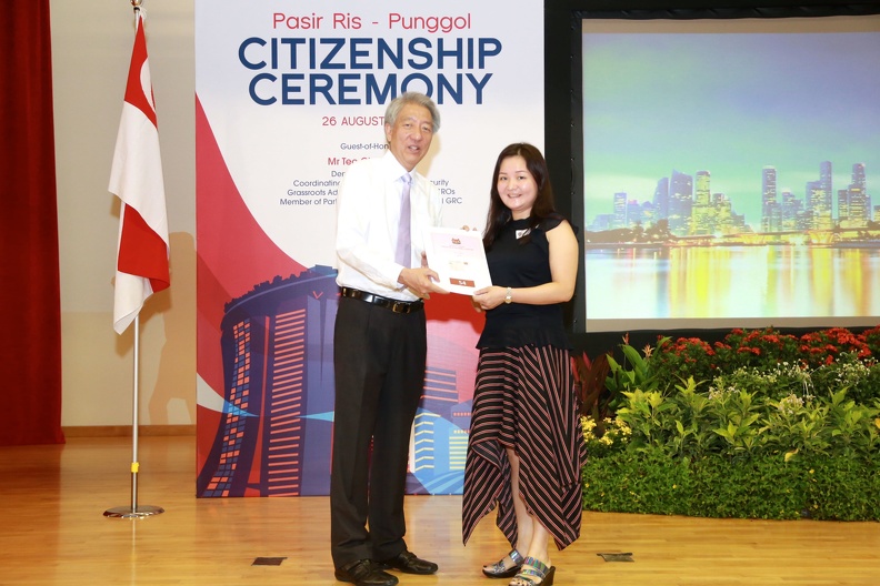 Citizenship-26Aug17-Ceremonial-043.jpg
